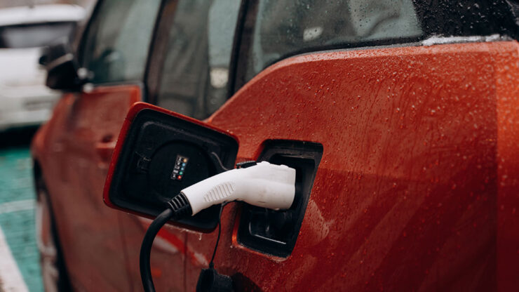 Peut-on recharger sa voiture électrique sous la pluie ?